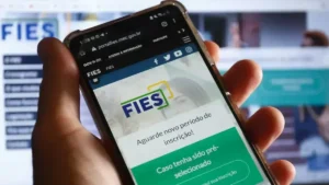 Criado em 2001, o Fies concede financiamento a estudantes de cursos de graduação em instituições de educação superior privadas • Divulgação/Agência Brasil