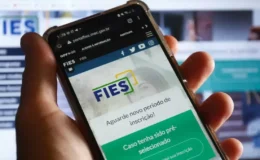 Criado em 2001, o Fies concede financiamento a estudantes de cursos de graduação em instituições de educação superior privadas • Divulgação/Agência Brasil
